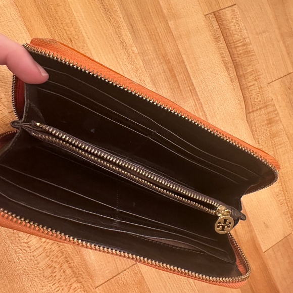 Tory Burch Zip Continental wallet Orange patent leather w/pink leather moniker - Picture 12 of 14